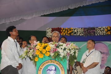 Chief Minister Shri Naveen Patnaik addressing party leaders and workers