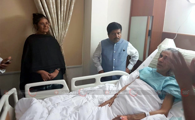 Health Minister visits ailing Maharaja In Chennai