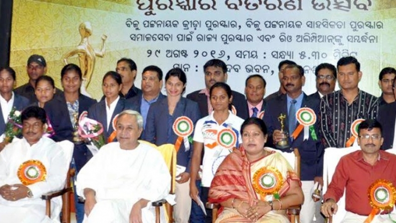 CM felicitates Rio Olympians, confers Biju Patnaik state awards to 11 achievers