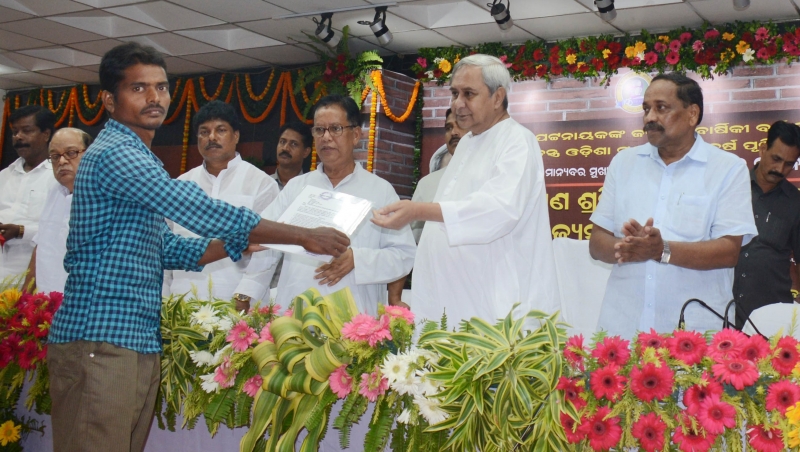 Odisha CM launches pension  Scheme for construction workers