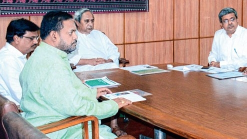 CM asks ministers to visit water deficient areas