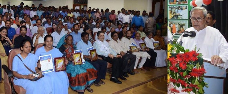 CM felicitated 34 persons as Nagar bandhu on local self-Governance day