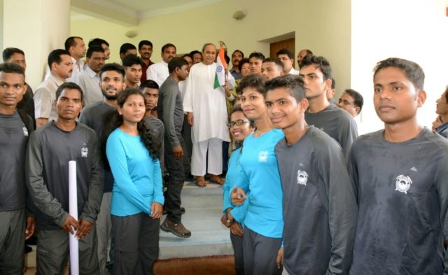 CM flags off Himalayan expedition team