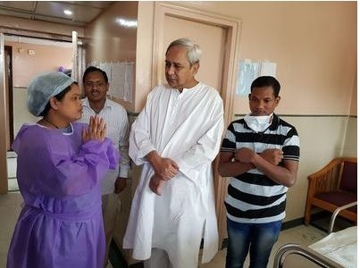 CM met separated conjoined twins in Delhi