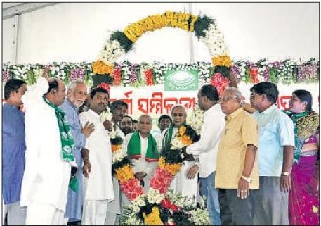 Cong leaders hailed CM, joined BJD
