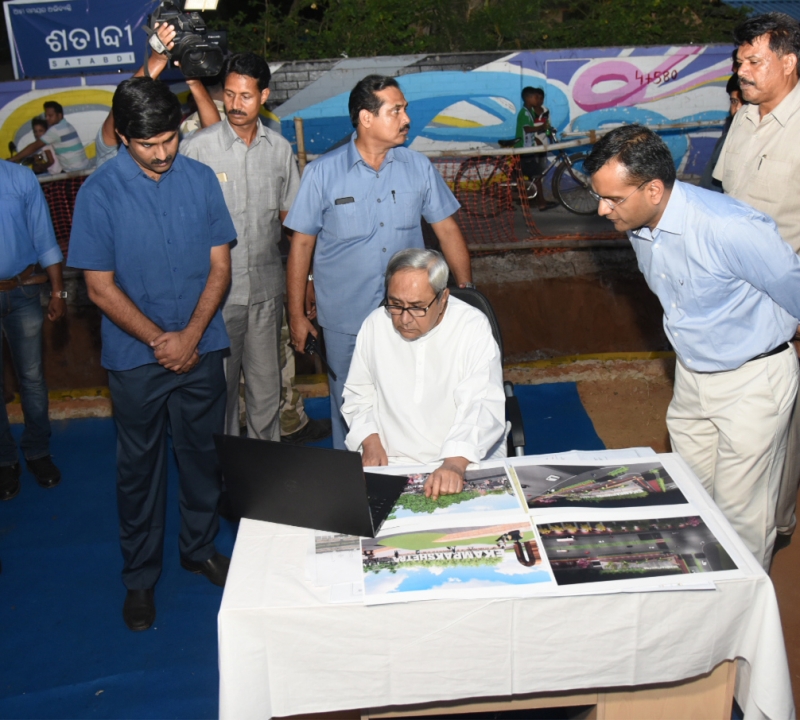 CM Naveen Patnaik took on-site stock of Smart Janpath