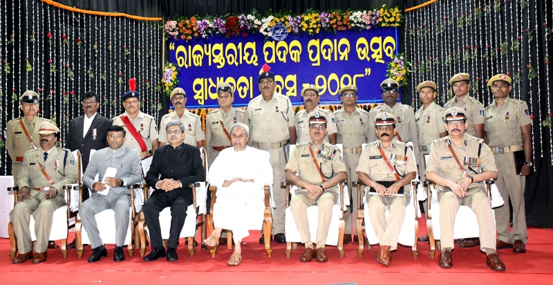 CM presented police medals to 26 cops