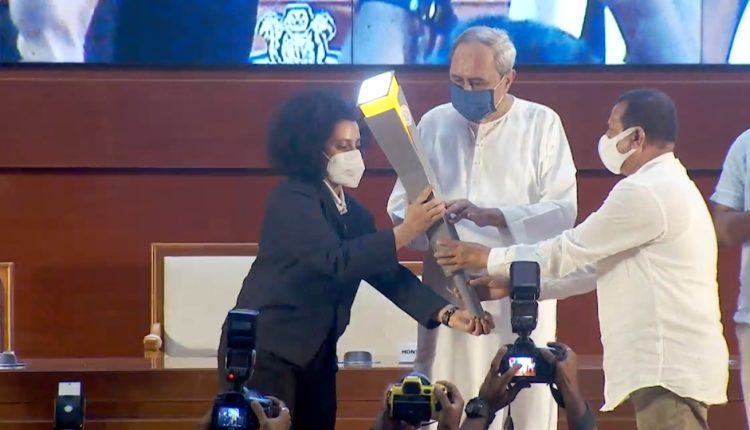 Naveen Hands over Relay Torch to Padmini Rout, Says Odisha to Promote Chess at School and College Level